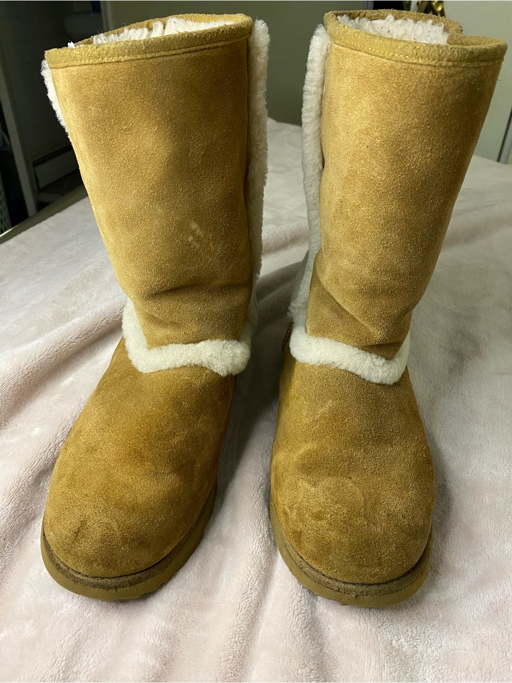 Ugg Classic Shearling-Trim Suede Winter Boots - Chestnut women size 6